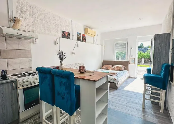 Prenociste Hrvic * Indija